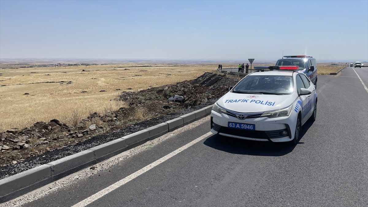 Şanlıurfa’da devrilen otomobildeki 4 kişi yaralandı