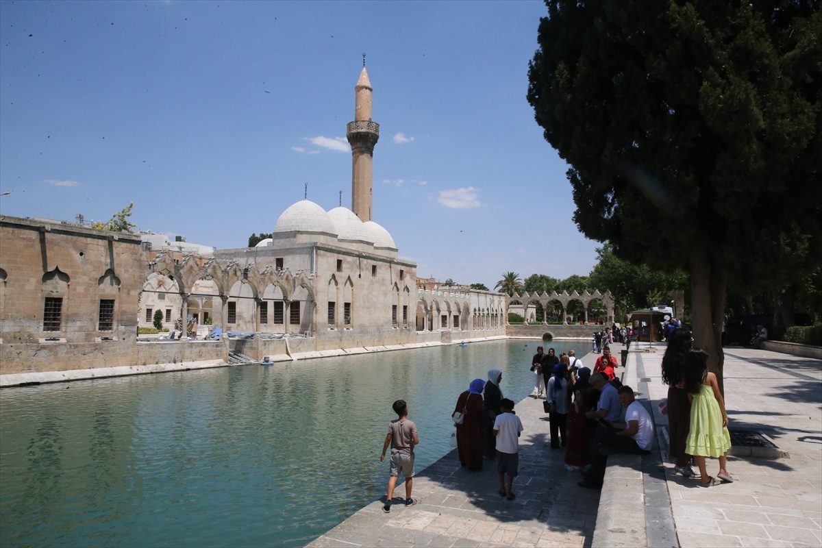Şanlıurfa’da sıcak hava hayatı olumsuz etkiliyor