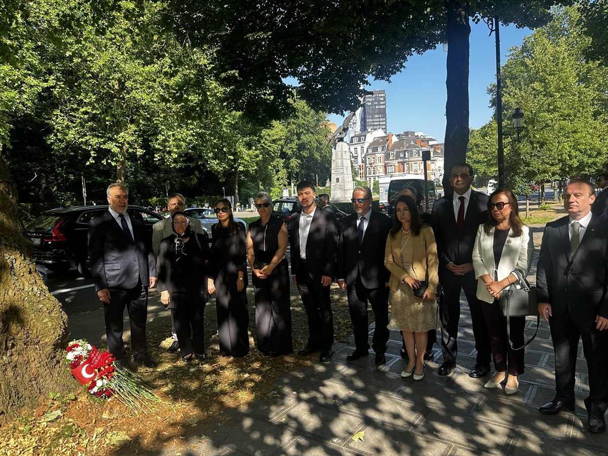 Şehit Türk diplomat Dursun Aksoy Brüksel’de anıldı