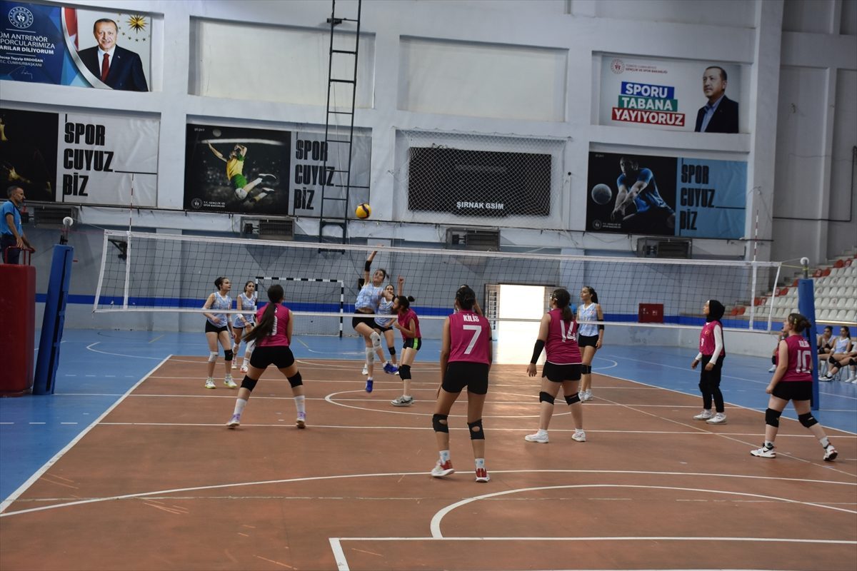 Şırnak’ta Anadolu Yıldızlar Ligi Voleybol Grup Müsabakaları başladı