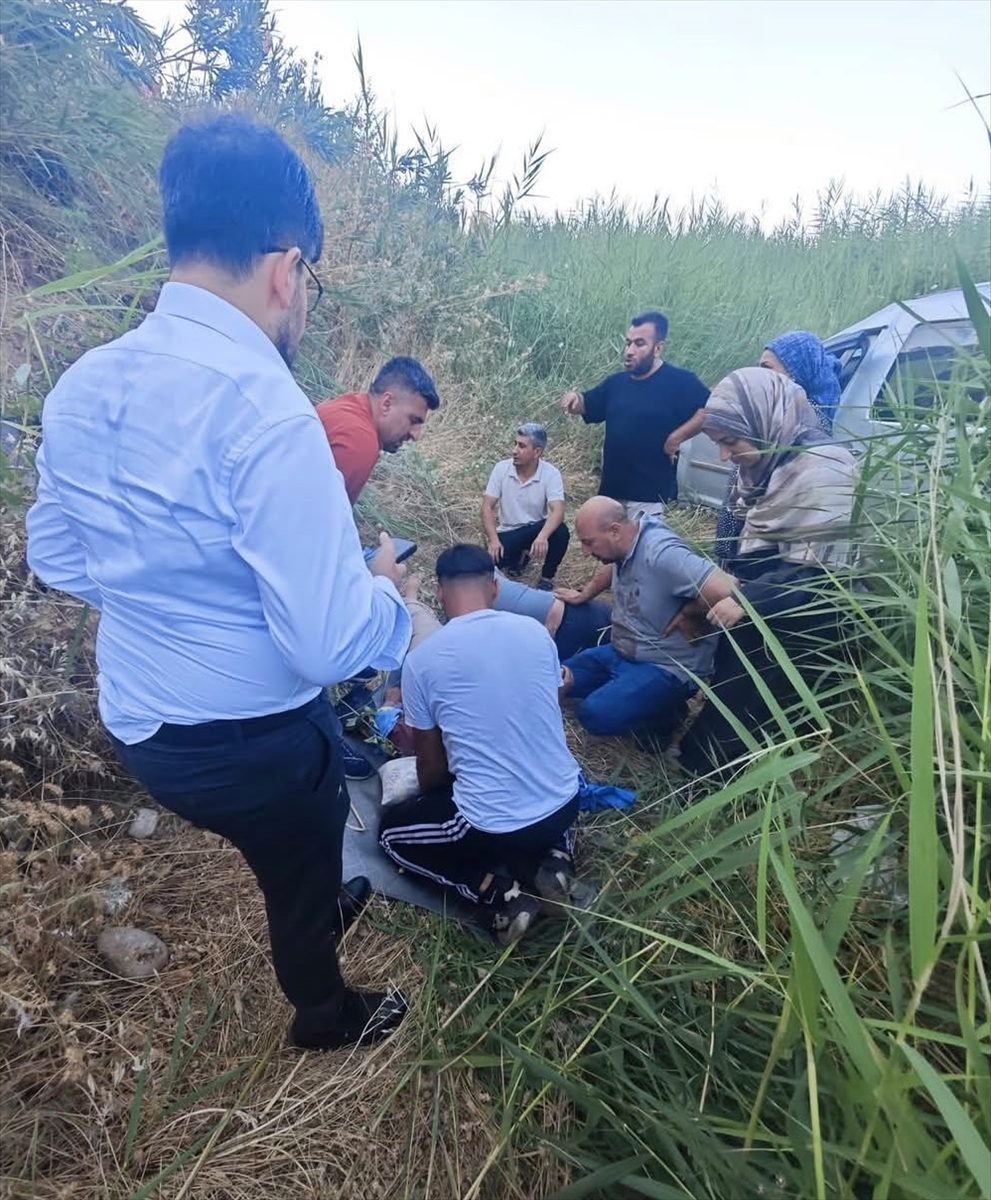 Şırnak’ta şarampole devrilen hafif ticari araçtaki 1 kişi öldü, 4 kişi yaralandı