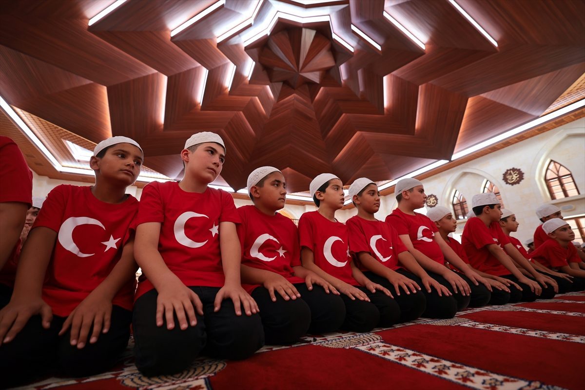 Somuncu Baba Külliyesi’nde 15 Temmuz şehitleri dualarla anıldı