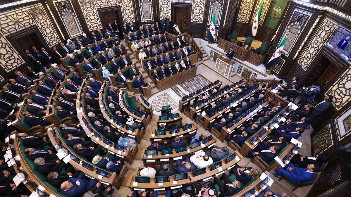 Suriye’de Esed rejiminin devrilmesinin ardından ilk Halk Meclisi oturumu yapıldı