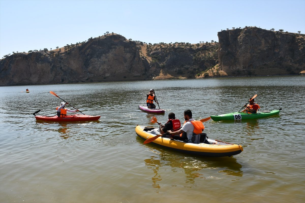 Tarihi Hasankeyf’te kano ve SUP etkinliği düzenlendi