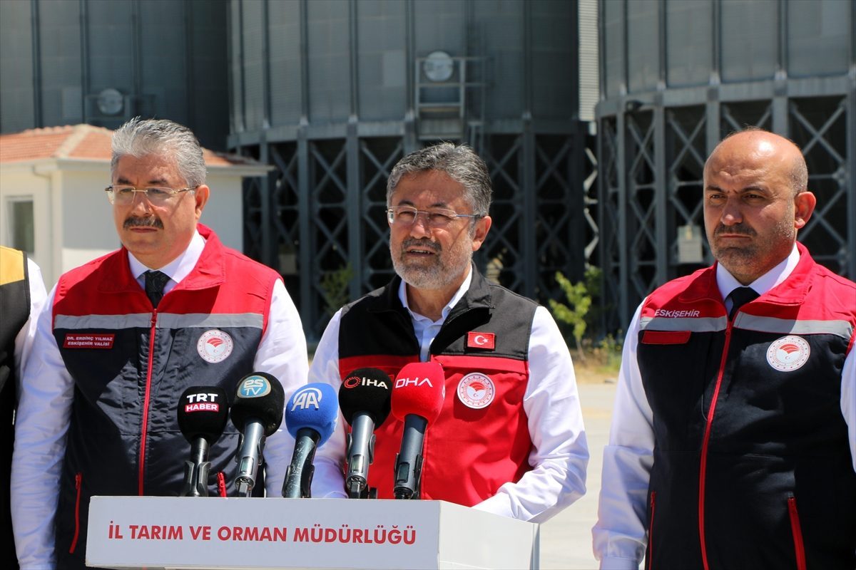 Tarım ve Orman Bakanı Yumaklı TMO Sivrihisar Tesisleri’nde konuştu: