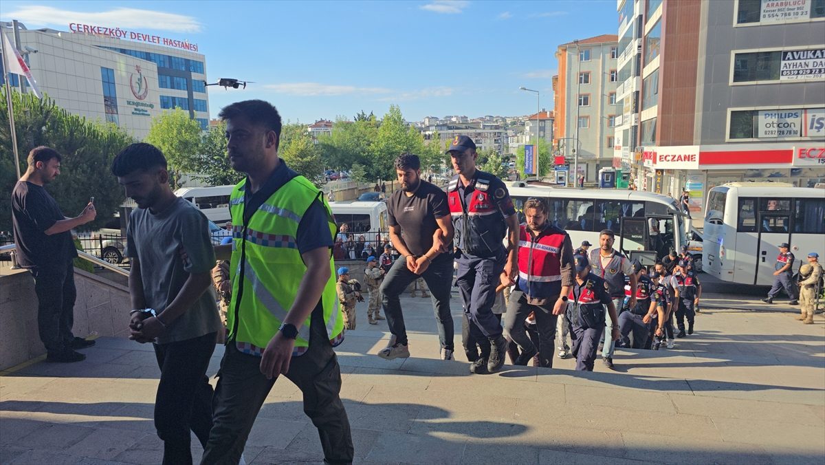 Tekirdağ merkezli yasa dışı bahis operasyonunda gözaltına alınan 26 şüpheli adliyede