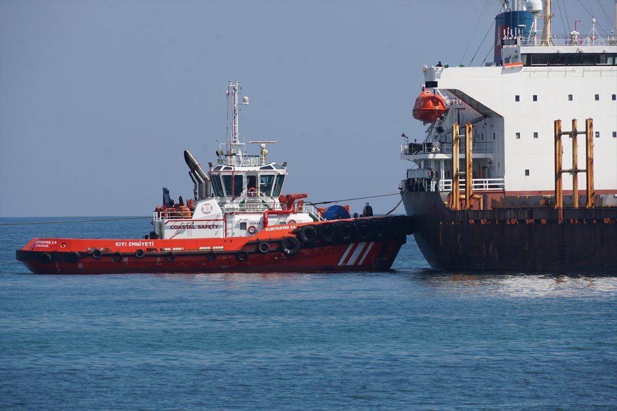 Tekirdağ’da karaya oturan gemi kurtarıldı