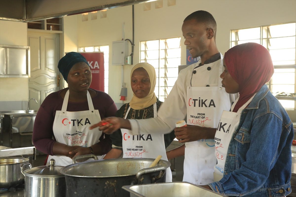 TİKA’dan Uganda’da kadınların mesleki eğitimine destek