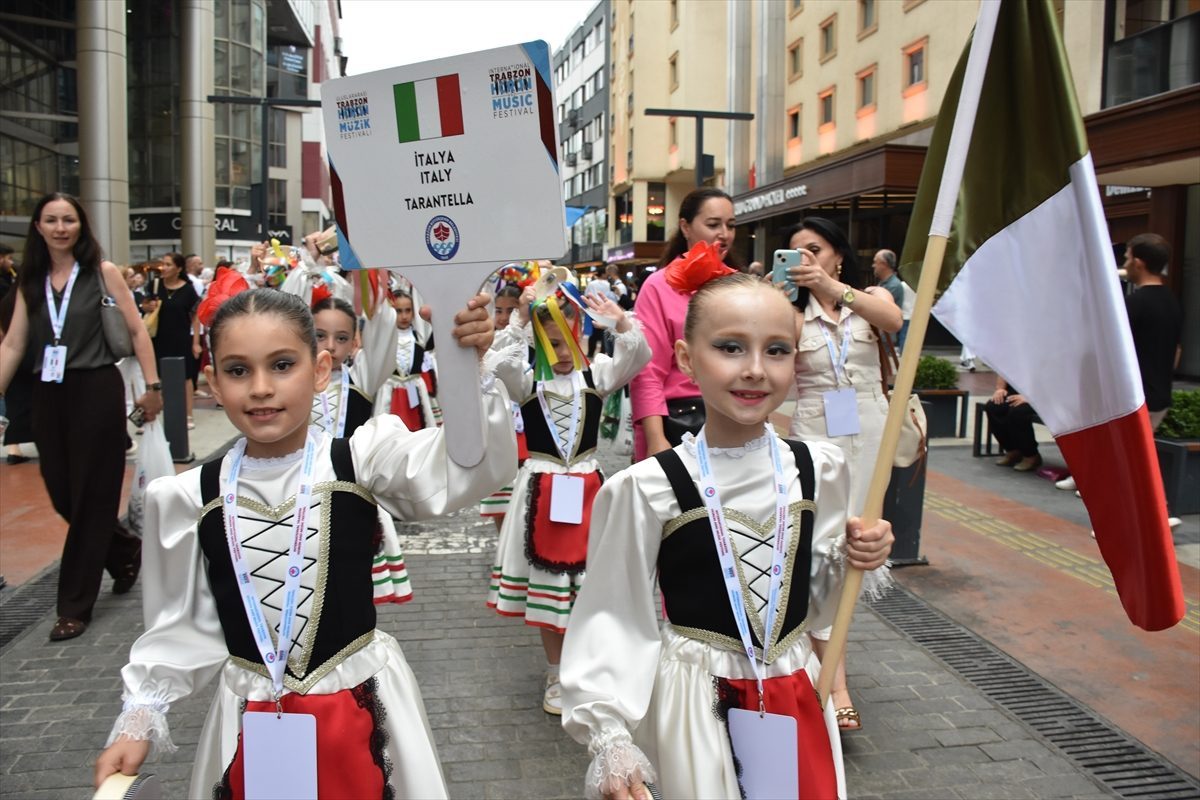 Trabzon’da 4. Uluslararası Horon ve Müzik Festivali başladı