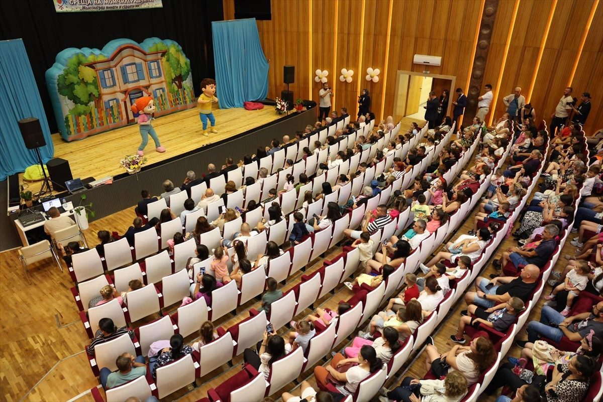 TRT Çocuk’un “Elif ve Arkadaşları” müzikali Bulgaristan’da çocuklarla buluştu
