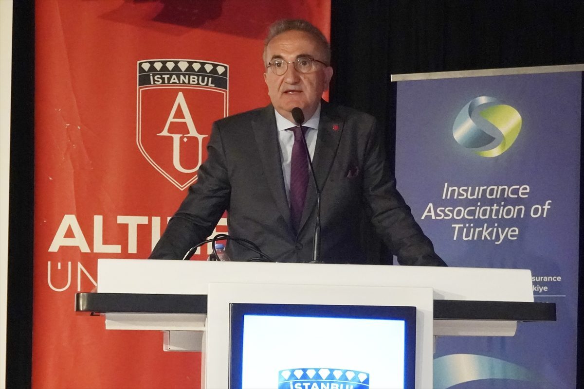 TSB ile Altınbaş Üniversitesi işbirliğinde “Teknolojik Gelişmelerin Sigorta Hukukuna Yansımaları Sempozyumu” düzenlendi
