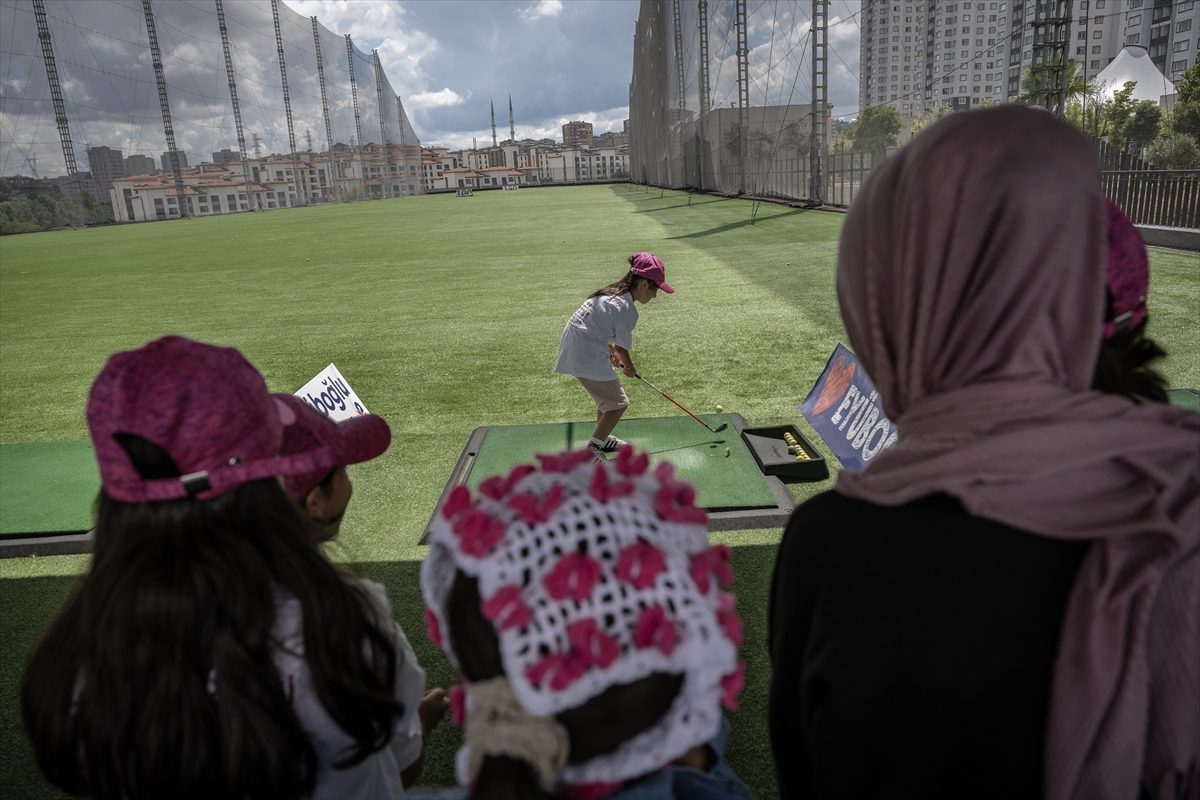 TÜGVA Yaz Okulu’nda öğrenciler golf deneyimi yaşadı