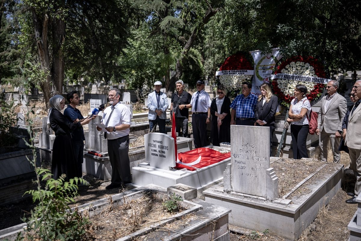 Türk havacılık tarihinin önemli isimlerinden Vecihi Hürkuş kabri başında anıldı