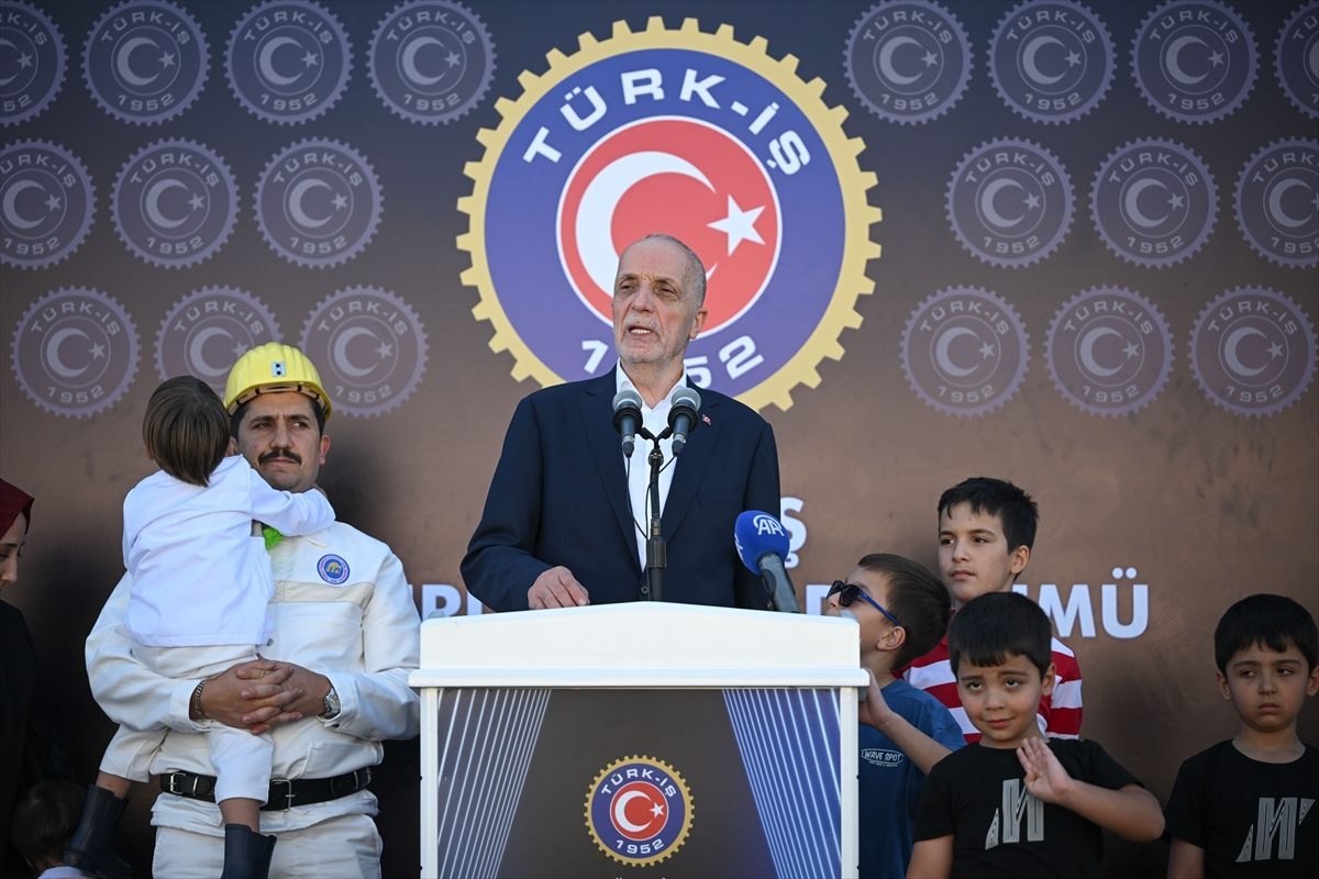 TÜRK-İŞ 74. kuruluş yıl dönümünde yeni genel merkezini açtı
