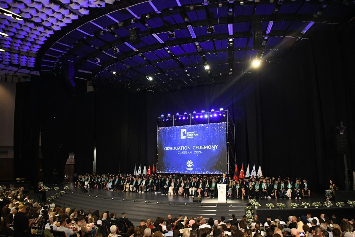 Türkiye Maarif Vakfına bağlı Tiran New York Üniversitesi’nde mezuniyet töreni düzenlendi