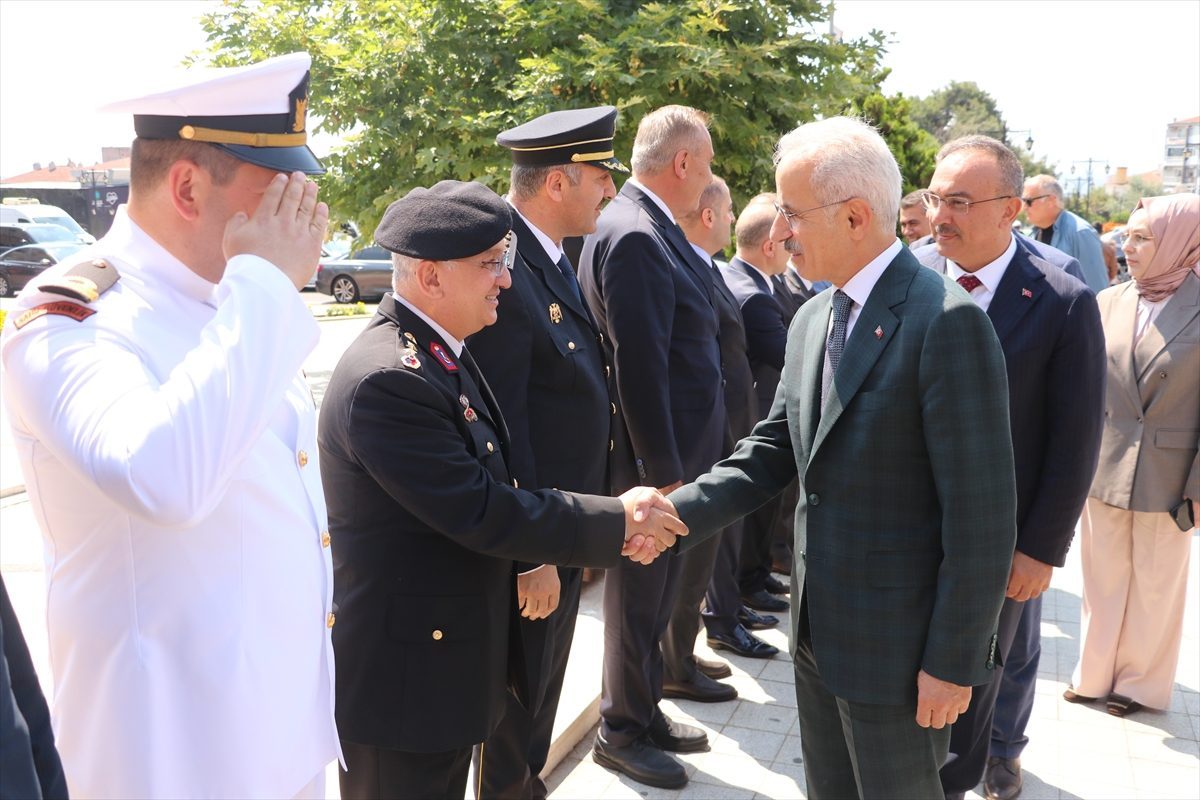 Ulaştırma ve Altyapı Bakanı Uraloğlu, Tekirdağ’da ziyaretlerde bulundu