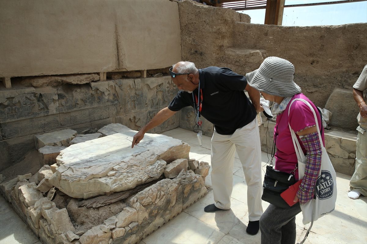 Urartuların görkemli yapılarından Ayanis Kalesi turistlerin rotasında