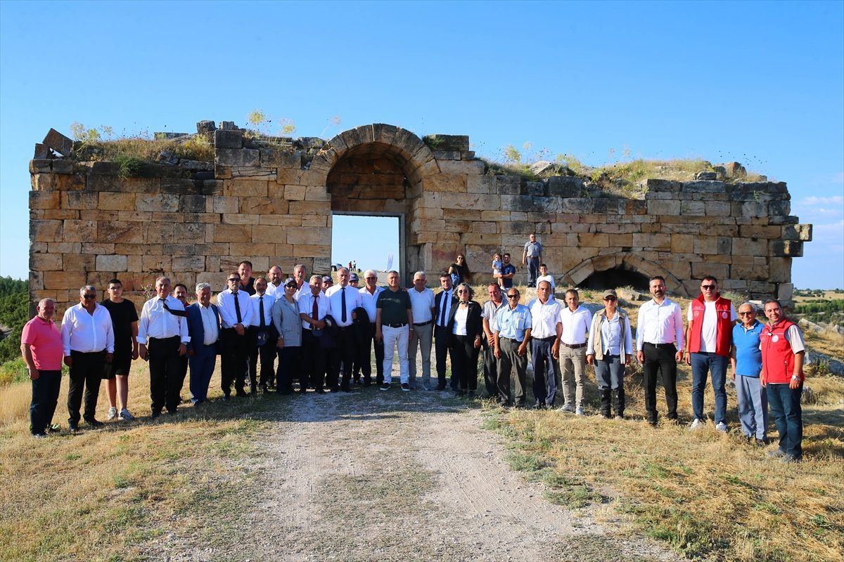 Uşak İl Genel Meclisi Toplantısı Blaundos Antik Kenti’nde yapıldı