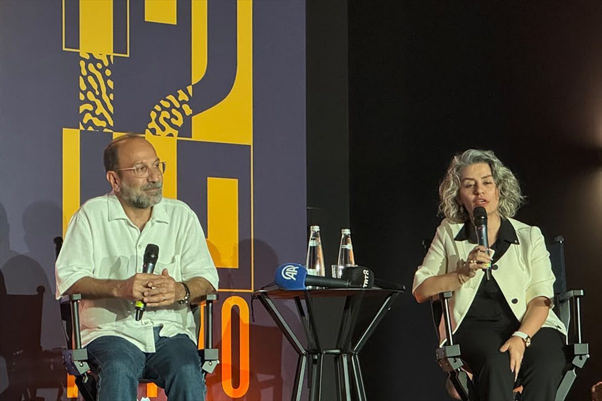 Usta yönetmen Asghar Farhadi, “TRT 12 Punto” kapsamında genç sinemacılarla bir araya geldi: