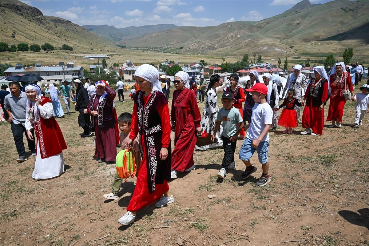 Van’da “12. Ulupamir Kültür Şöleni” düzenlendi