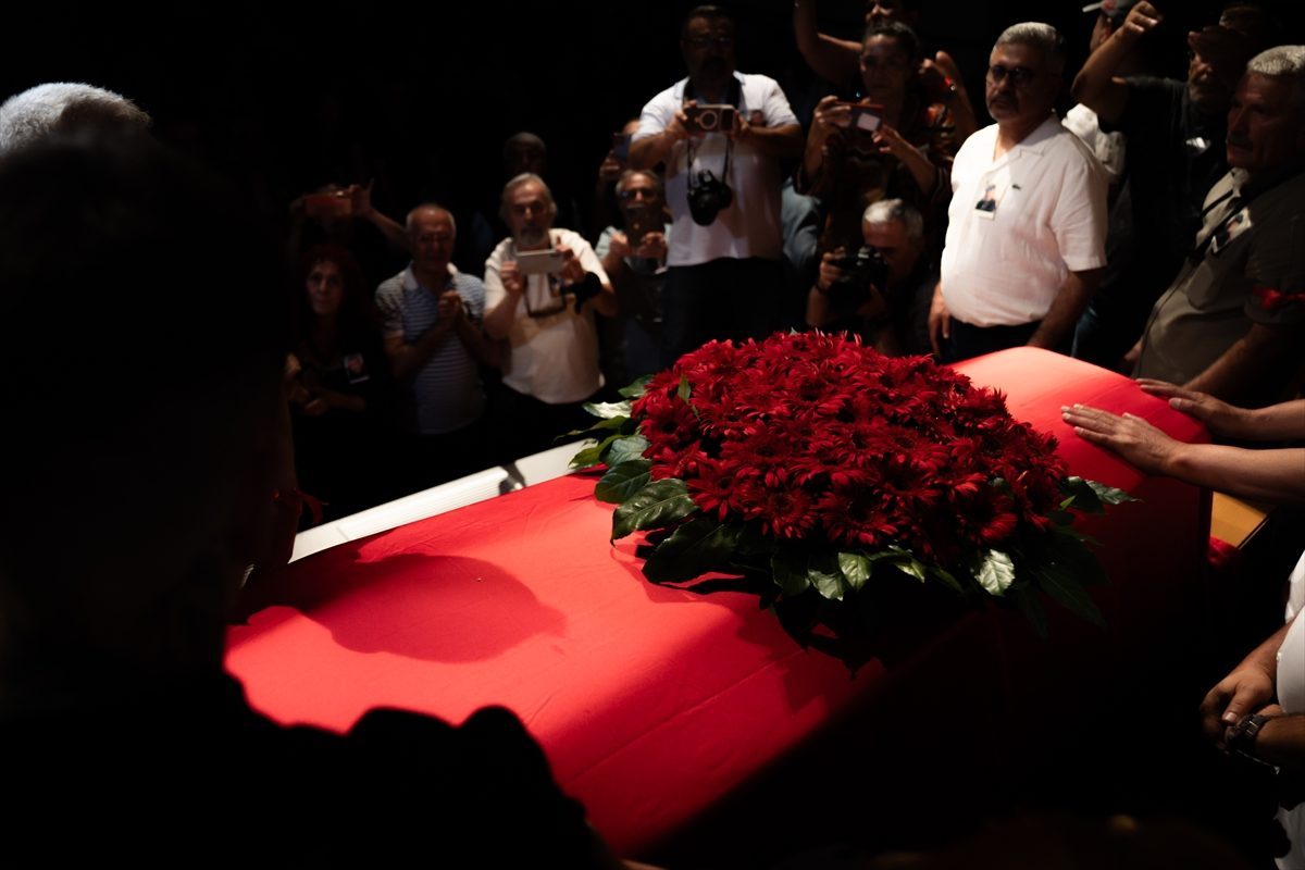 Vefat eden şair ve yazar Ahmet Telli için İnşaat Mühendisleri Odası’nda tören düzenlendi