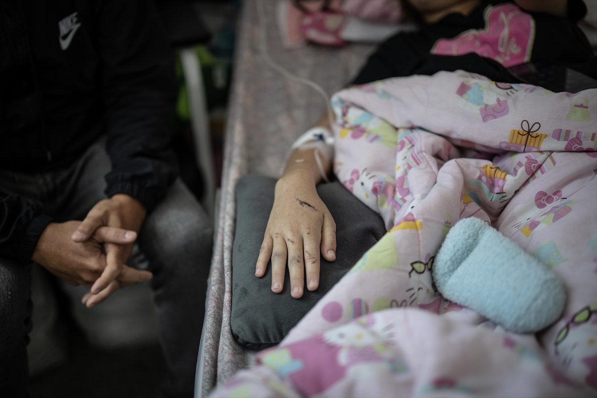 Venezuela’da 3 gün enkaz altında kalan ve bacağını kaybeden genç kız yaşadıklarını anlattı: