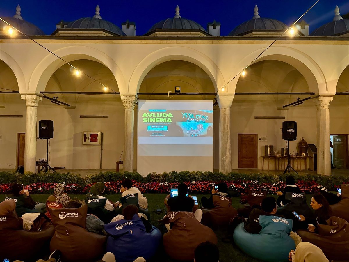 “Yeşil Otobüs” belgeseli Medrese Davutpaşa’da sinemaseverlerle buluştu