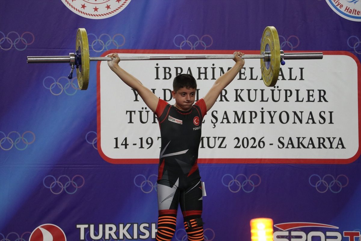Yıldızlar Kulüpler Türkiye Halter Şampiyonası, Sakarya’da sürüyor