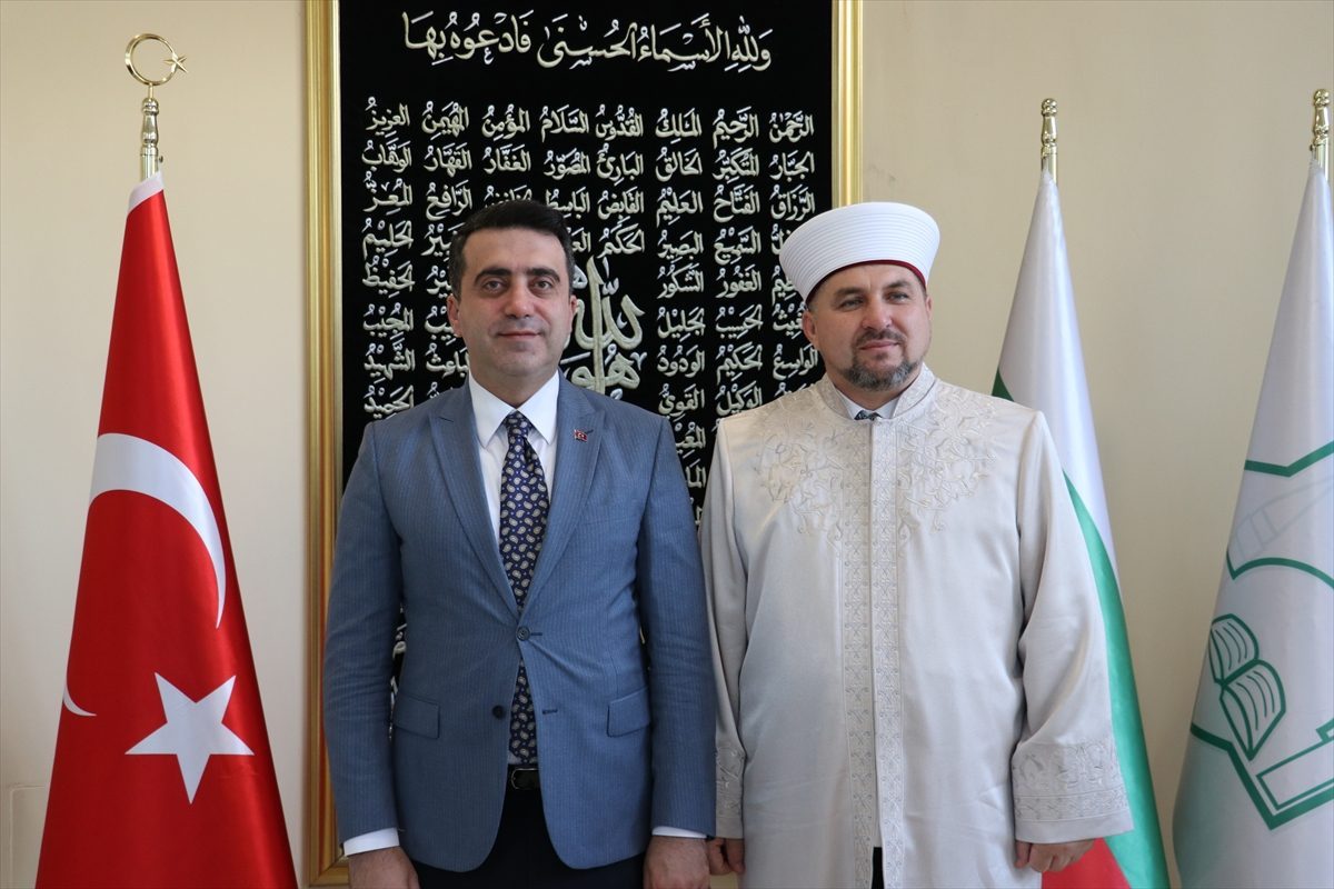 YTB Başkanı Turus, Bulgaristan Müslümanları Başmüftüsü Hasanov ile görüştü