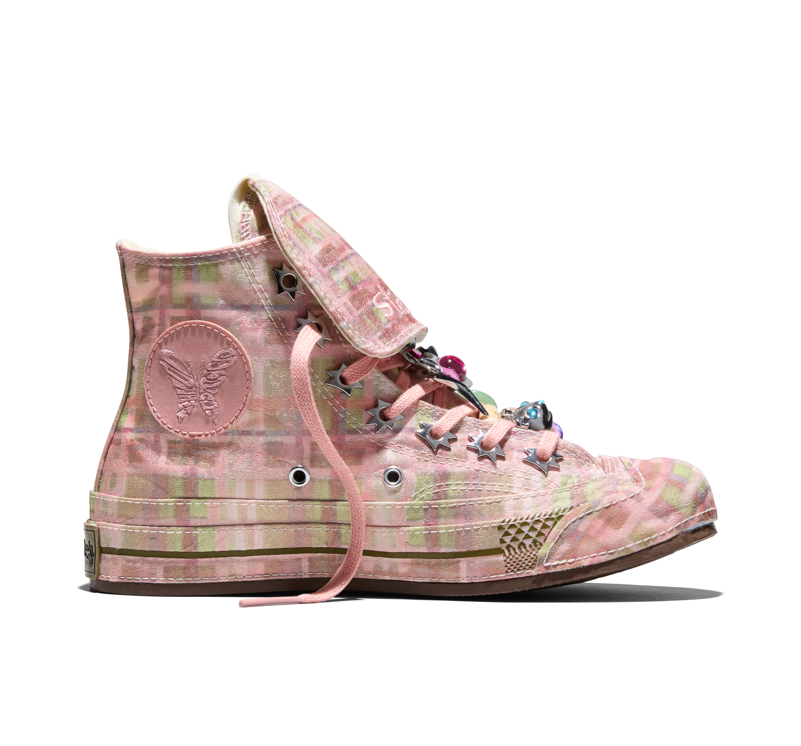 CONVERSE x COLLINA STRADA, kendini ifade etmenin cesur bir yorumunu sunuyor