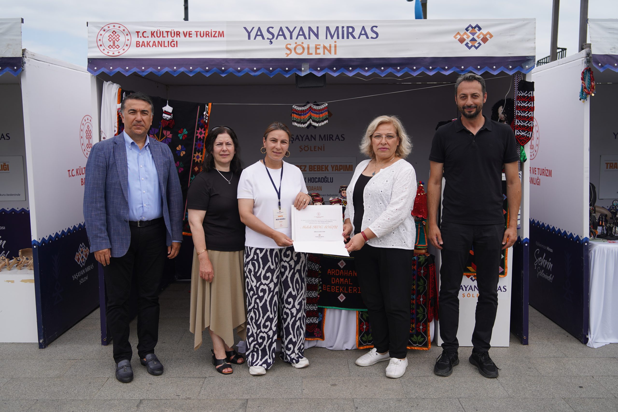 Sanatseverlerin yoğun ilgi gösterdiği Rize Yaşayan Miras Şöleni sona erdi