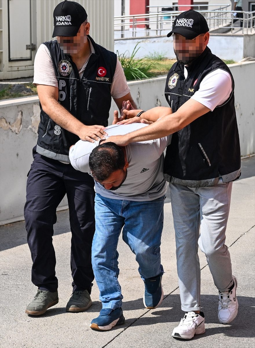 Adana’da evde 283 bin sentetik ecza ele geçirildi