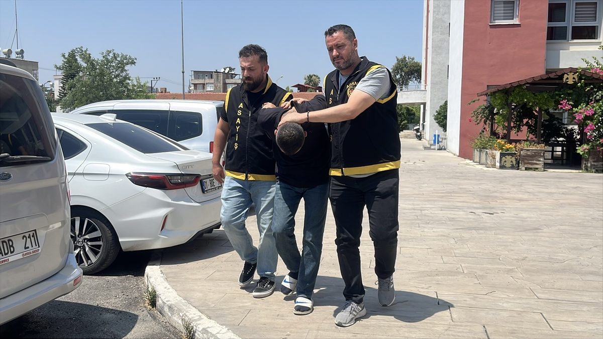 Adana’da evden altın ve para çaldıkları iddia edilen 2 zanlı tutuklandı