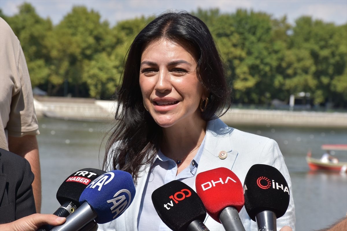 AK Parti Genel Başkan Yardımcısı Nilhan Ayan Edirne Millet Bahçesi’nde incelemelerde bulundu: