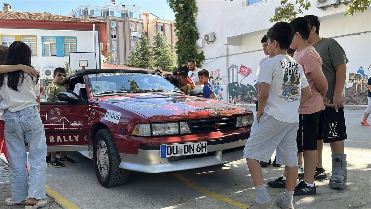 Anadolu Dostluk Rallisi’nin Balıkesir-İzmir etabı başladı