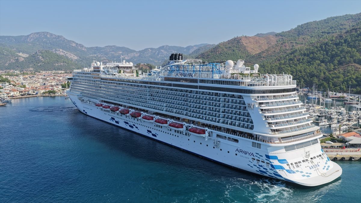 “Aroya” kruvaziyeriyle Marmaris’e 3 bin 633 turist geldi