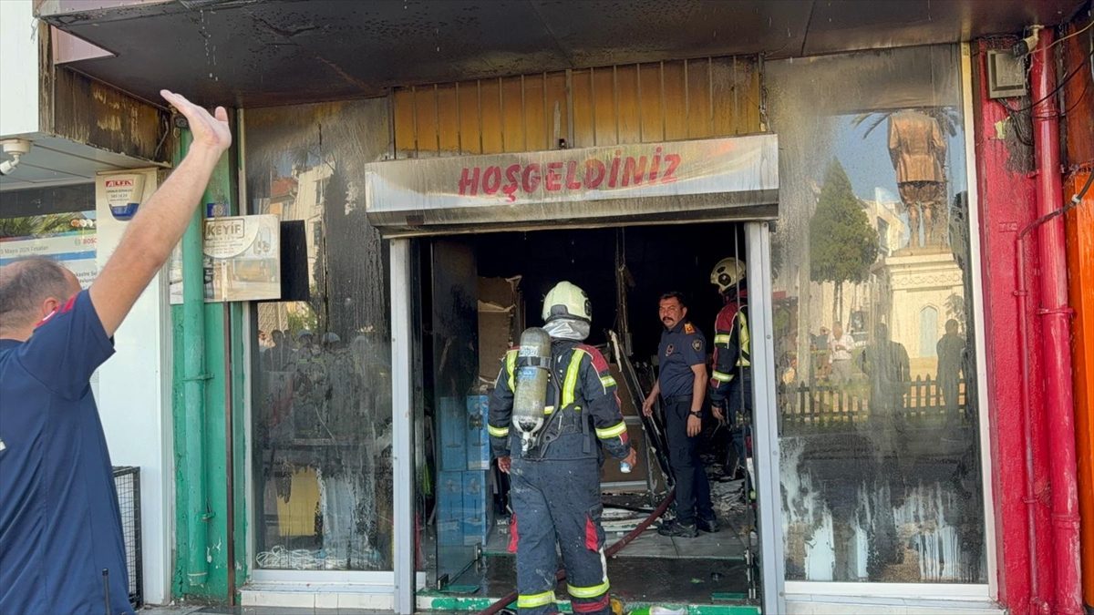 Aydın’da mobilya dükkanında çıkan yangın hasara neden oldu