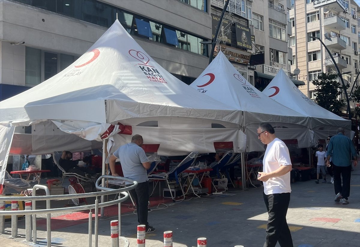Bahçelievler’de Kızılay’ın kan bağışı çadırı kuruldu