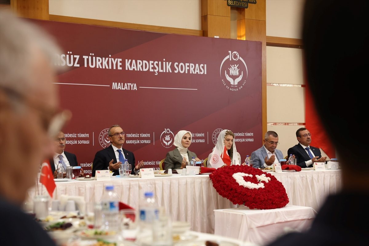 Bakan Göktaş, Malatya’da “Terörsüz Türkiye Kardeşlik Sofrası”nda konuştu: