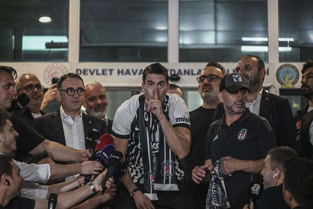 Beşiktaş, Dusan Vlahovic’i İstanbul’a getirdi