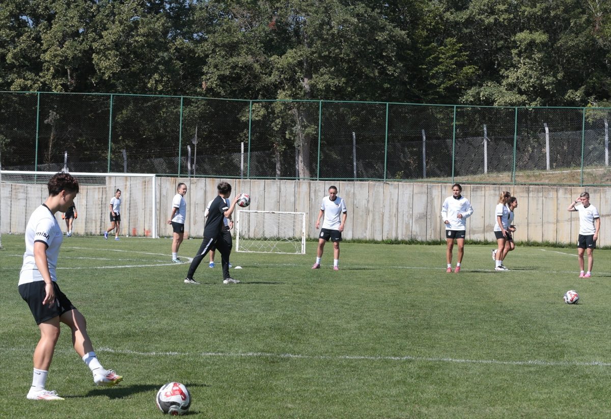 Beşiktaş Kadın Futbol Takımı, yeni sezon hazırlıklarını Bolu’da sürdürüyor