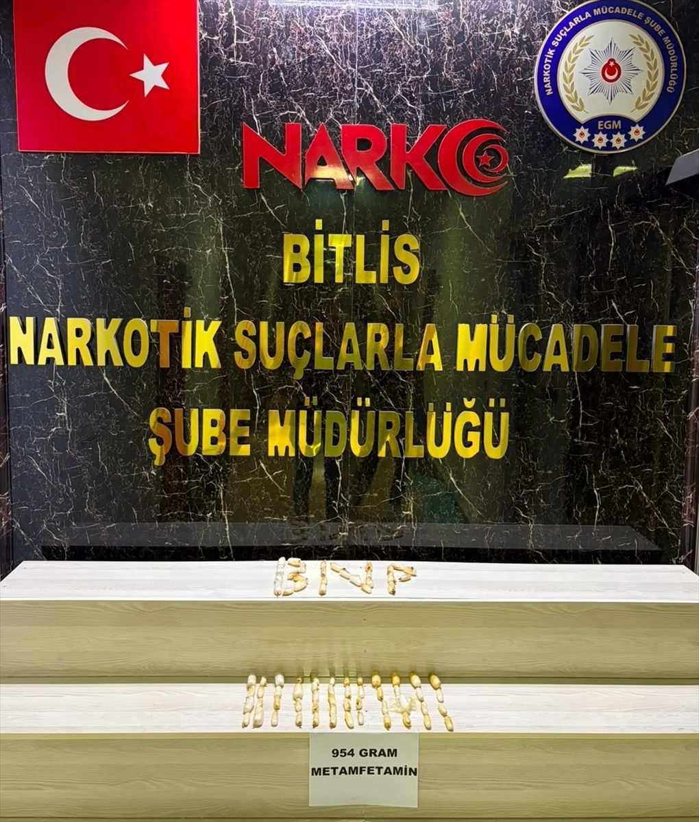 Bitlis’te mide ve bağırsaklarında uyuşturucu bulunan 4 şüpheli tutuklandı