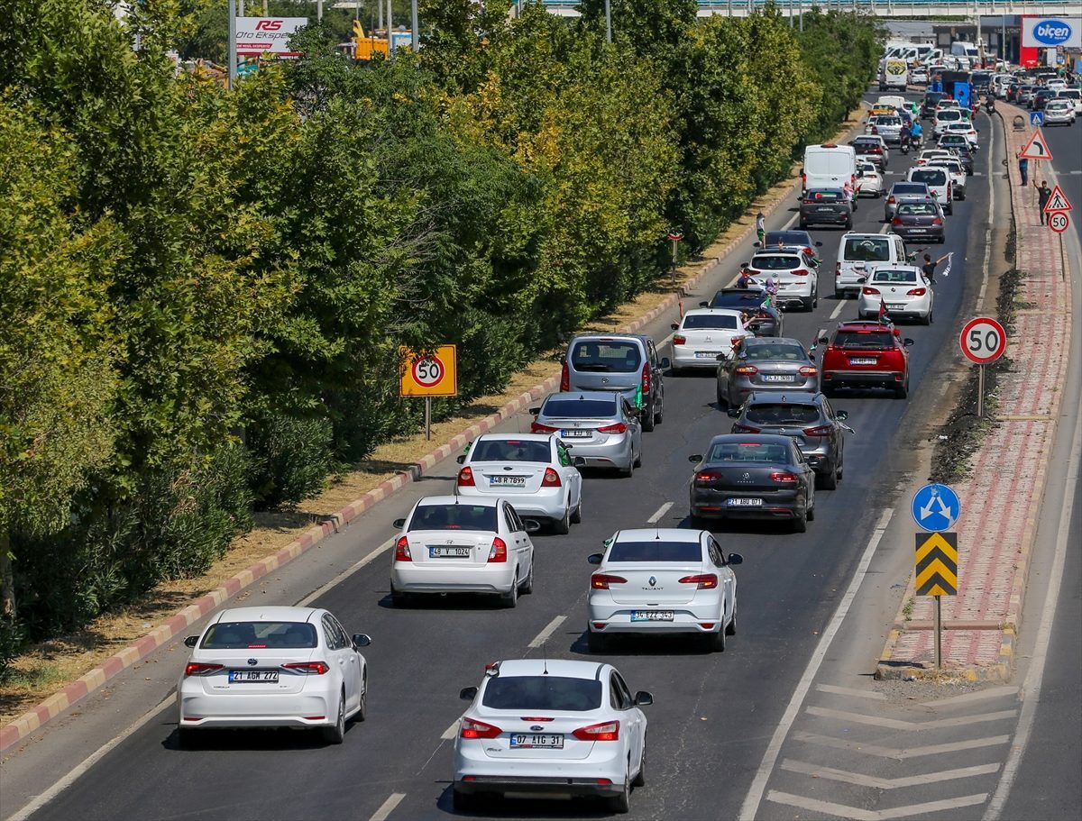 Bosna Hersek’ten yola çıkan “Filistin Konvoyu” Diyarbakır’a ulaştı