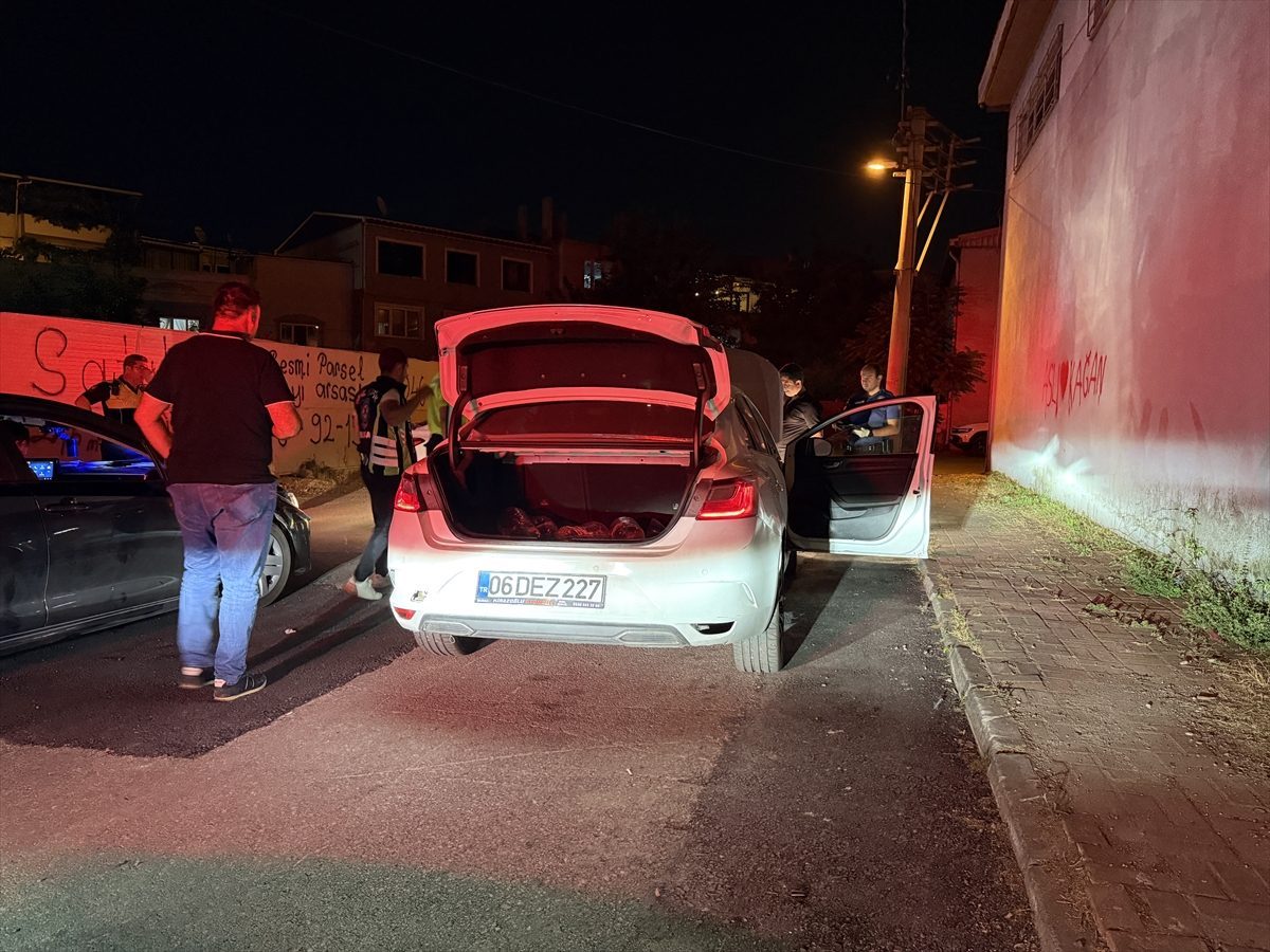 Bursa’da polisten kaçmaya çalışan ehliyetsiz sürücüye 380 bin lira ceza kesildi
