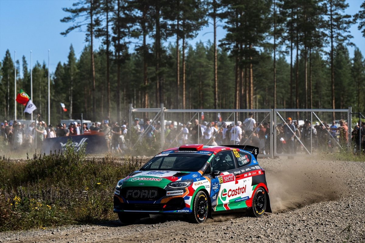 Castrol Ford Team Türkiye Finlandiya Rallisi’nde beşinci oldu