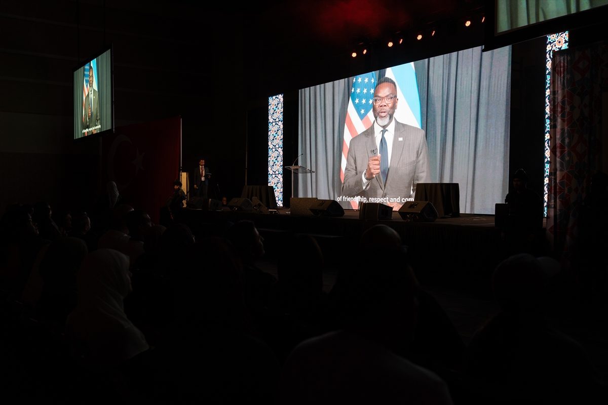 Chicago’da düzenlenen “3. Geleneksel Türk Festivali”ne binlerce katılımcı yoğun ilgi gösterdi