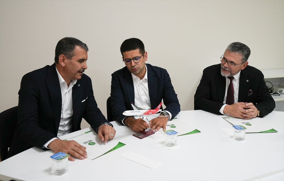 Cumhurbaşkanlığı Yatırım ve Finans Ofisi Başkanı Dağlıoğlu’ndan İzmir’deki işletmelere ziyaret