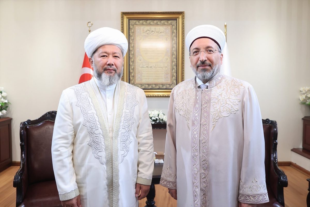 Diyanet İşleri Başkanı Arpaguş, Kazakistan Müslümanları Dini İdaresi Başkanı Taganulı’yı kabul etti