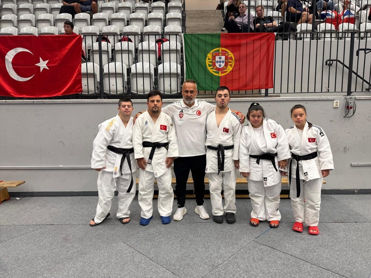 Down Judo Milli Takımı, İsveç’te dünya şampiyonu oldu