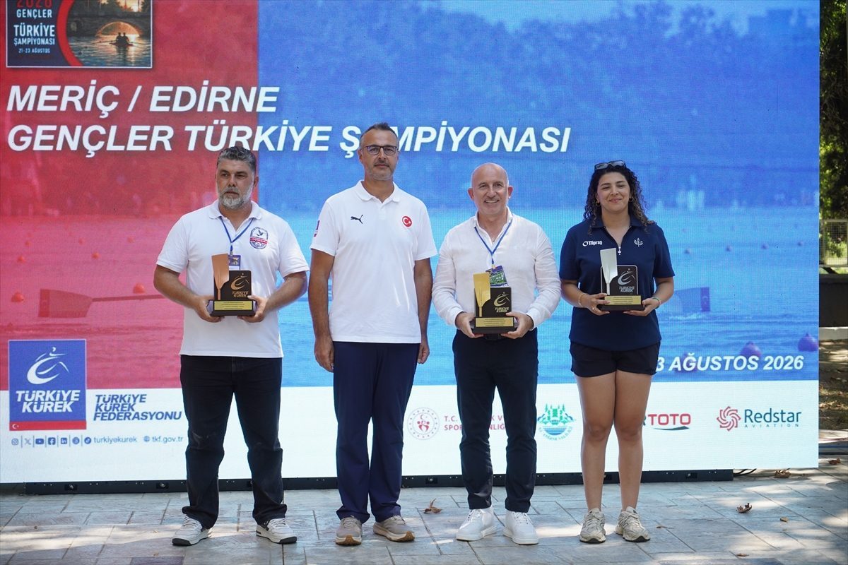 Edirne’de gerçekleştirilen Yeşilay Gençler Türkiye Kürek Şampiyonası sona erdi